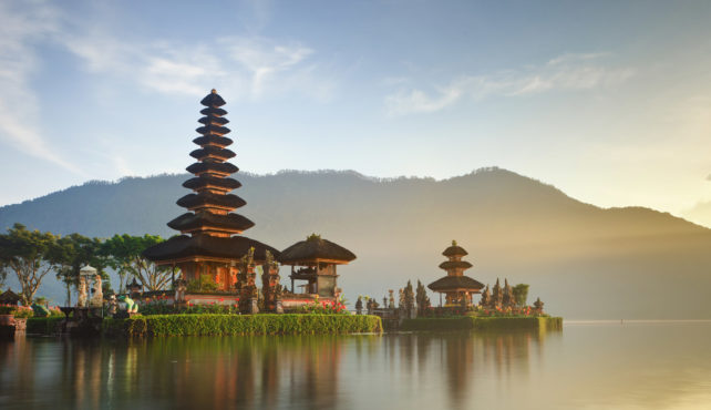 Viaje a Indonesia a medida. Templos y playas