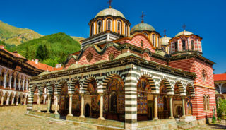 Viaje a Bulgaria en Navidad. Fin de año tracio y el ritual Survakane