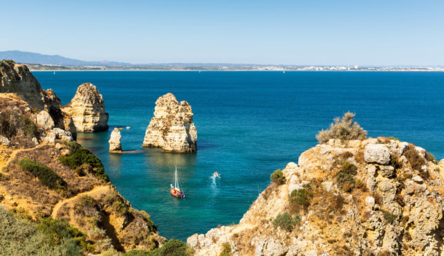 Viaje por el Algarve en velero en verano en Grupo