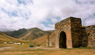 Viaje a Kirguistán en Verano en Grupo. Tierras nómadas y el Festival Salburun de Cetrería